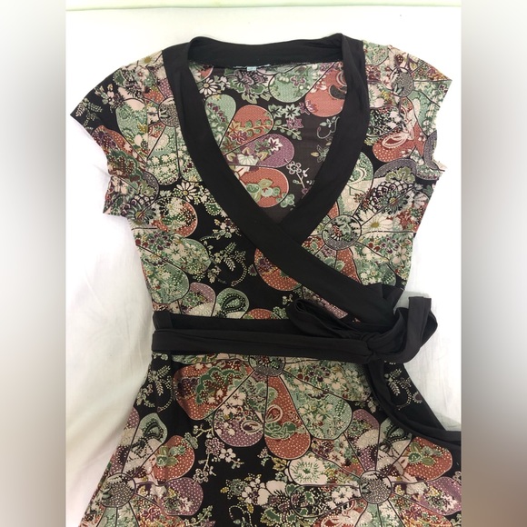 Gorgeous kimono-style wrap dress autumn colours with gold detailing ✨ - Picture 2 of 7